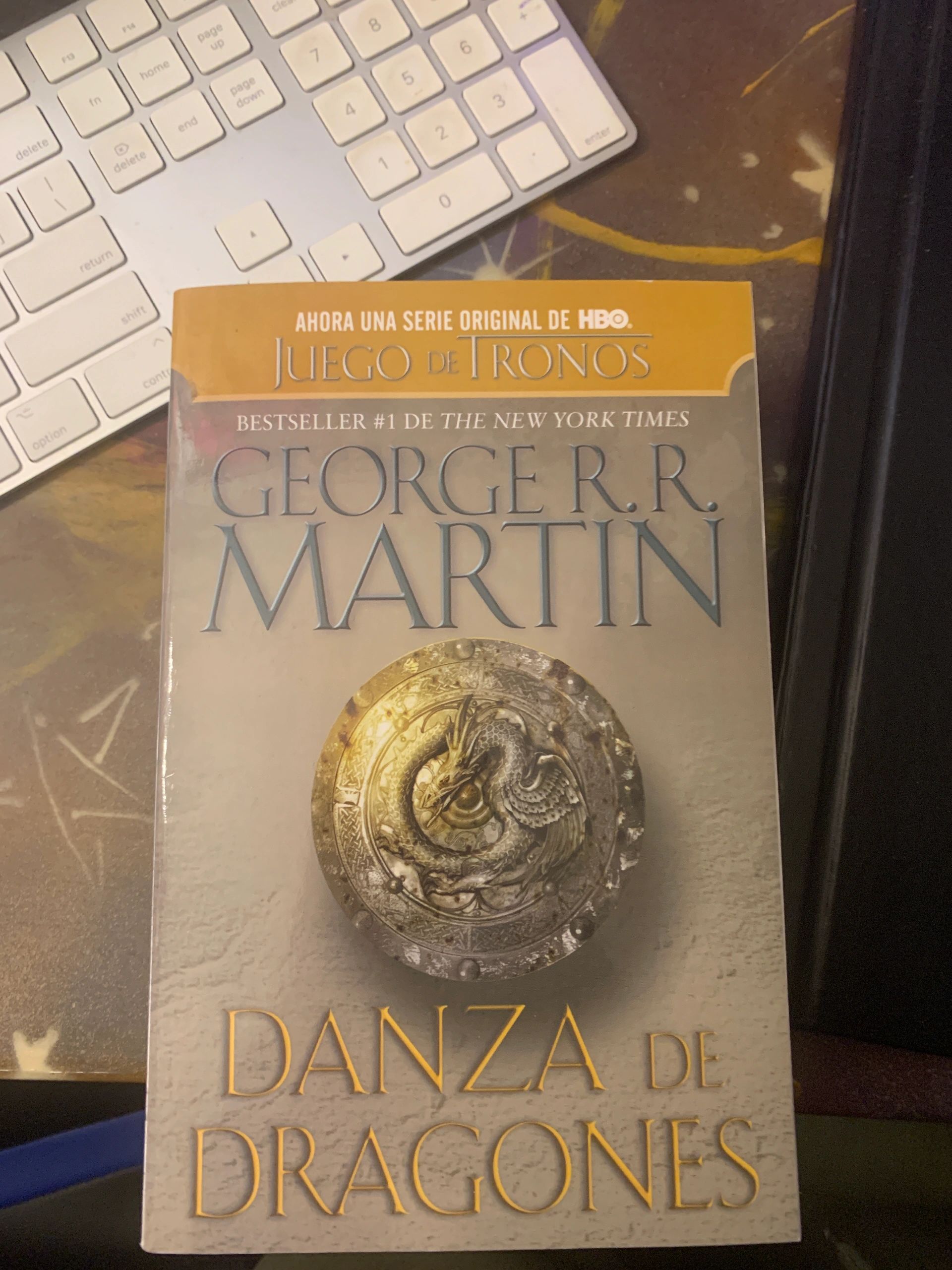 Ilustración principal de Breve comentario de una saga no breve de Games of Thrones