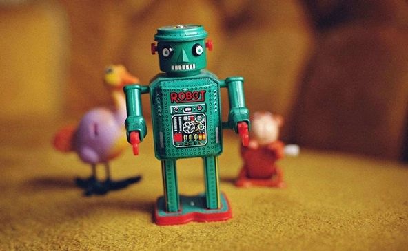 Ilustración principal de De los líderes novatos y la guerra de los bots