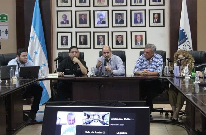 Comisión Técnica Interinstitucional presidida por José Arriaga Yacaman