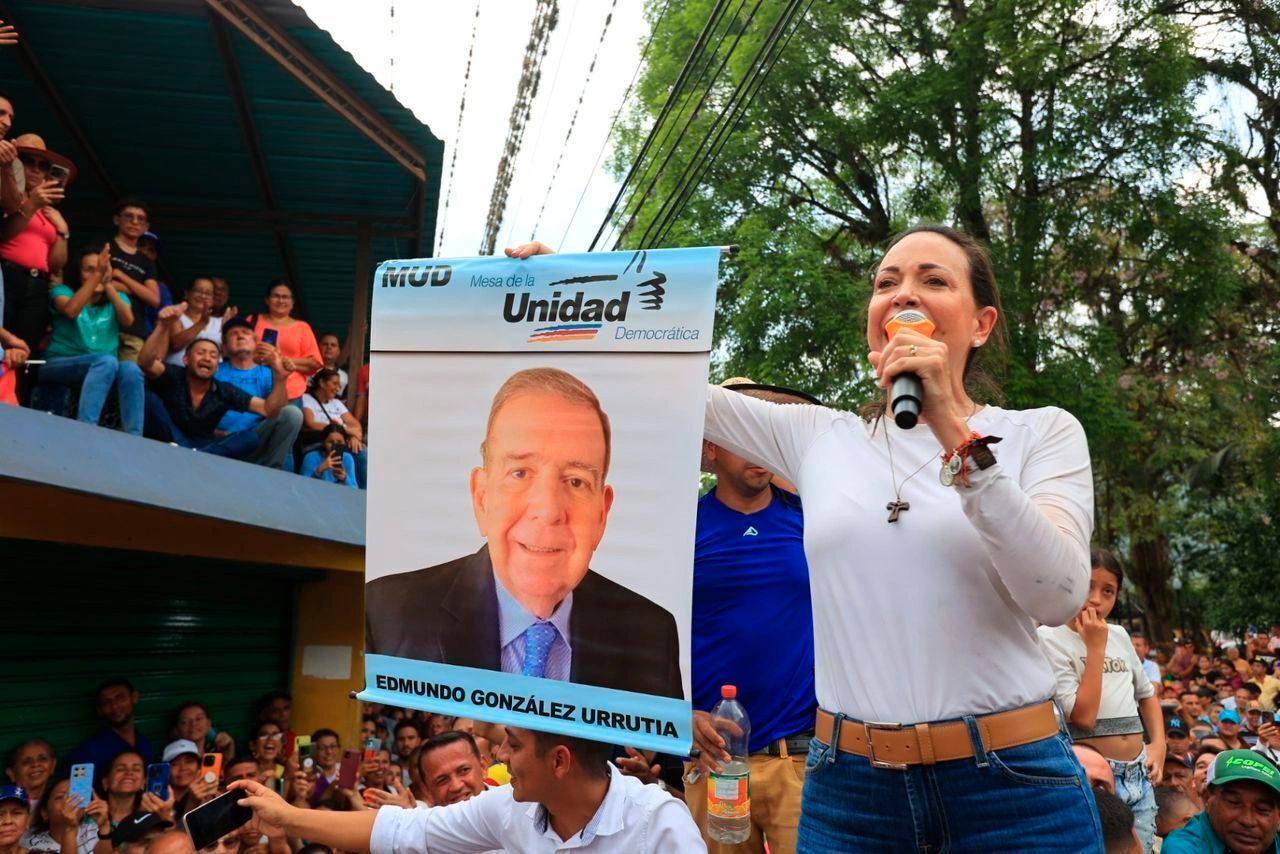 Ilustración principal de Oposición y estrategia en VZLA, y el carácter desnudo de Libre