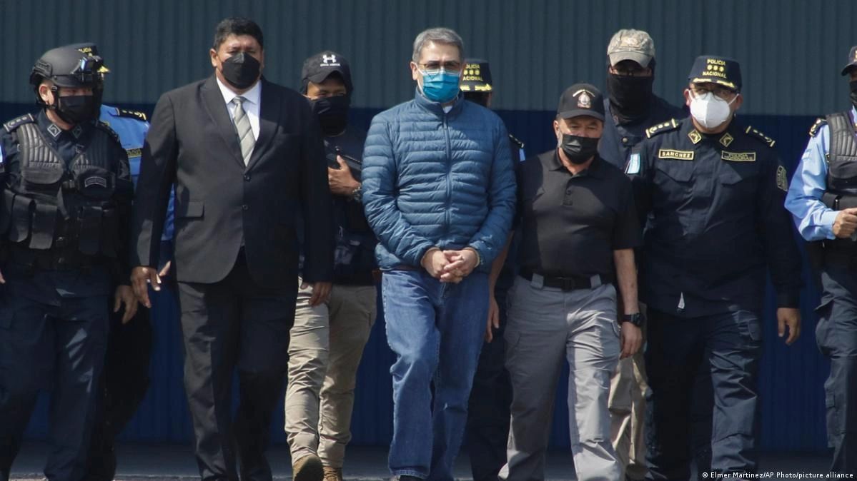 Ilustración principal de ¿Qué llevó a la élite hondureña a vincularse al narcotráfico?