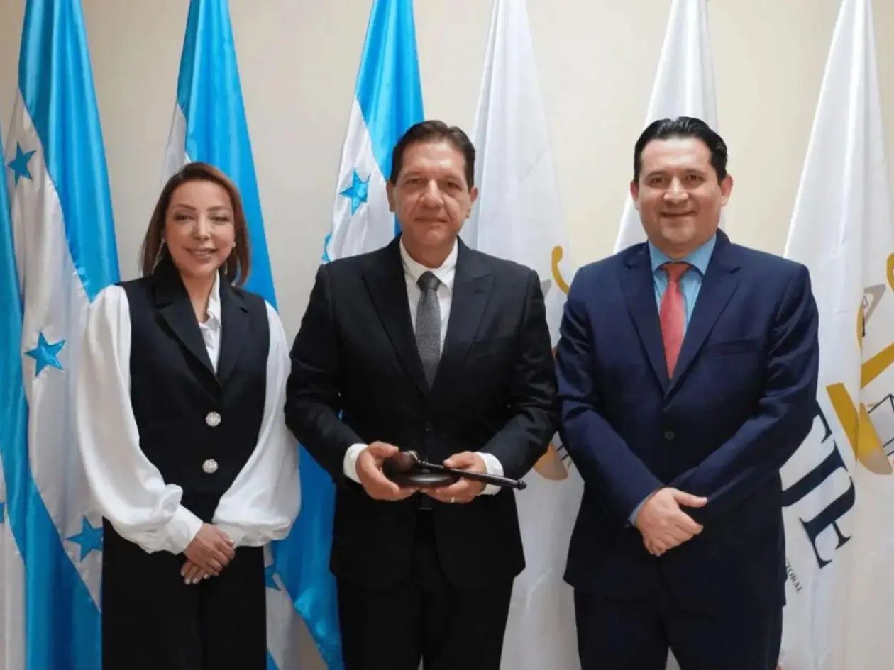 Magistrados TJE, Miriam Barahona, Mario Flores Urrutia y Mario Morazán