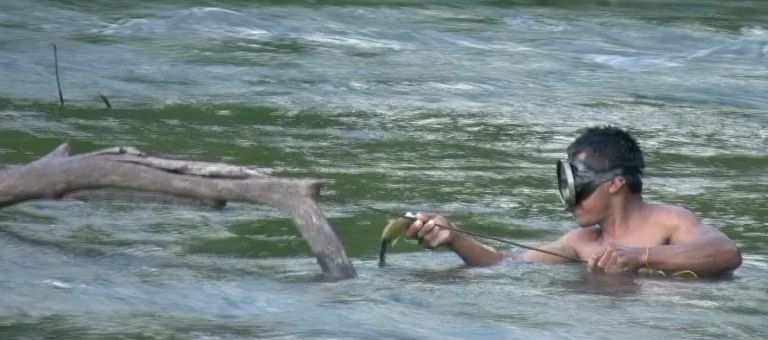 Método tawahka tradicional de pesca en el río Patuca, Yapuguas.