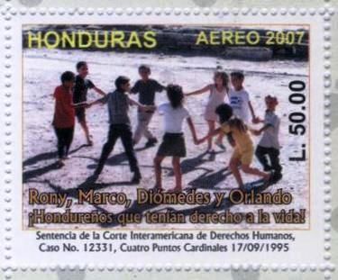 Ilustración principal de Muerte en los desfiles del 15. Caso: Cuatro puntos cardinales