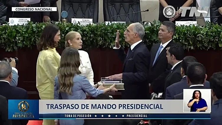 Ilustración principal de Símbolos para una transición frágil